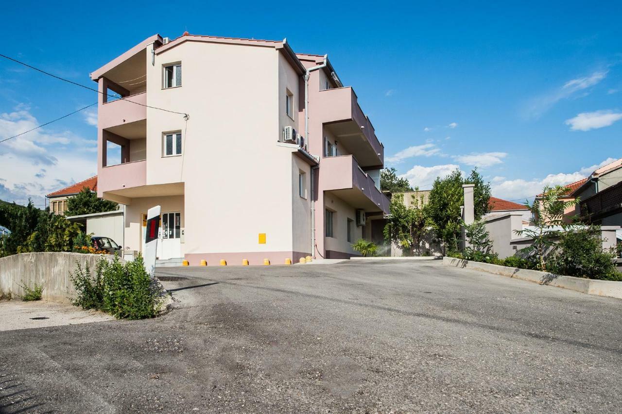 Solin Apartments Praetorium Exterior photo
