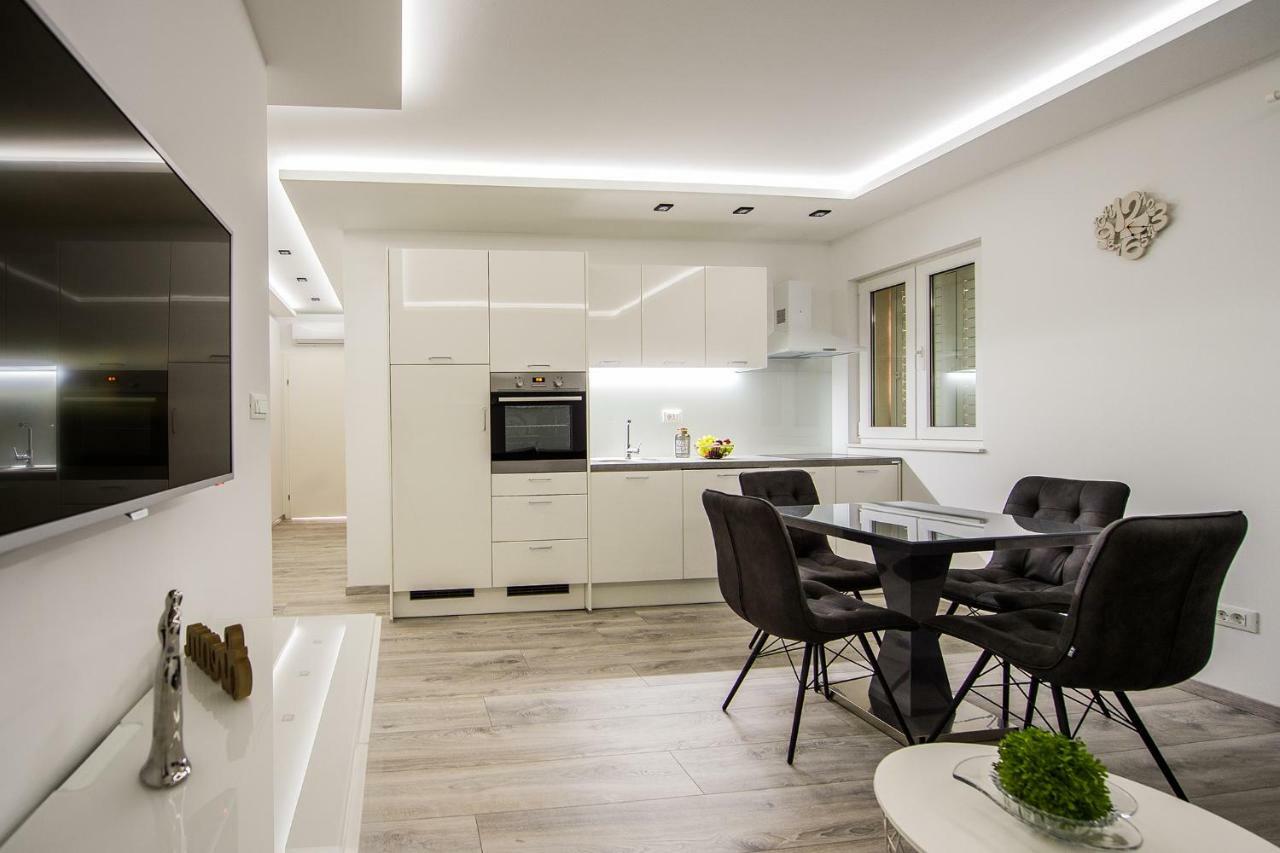 Solin Apartments Praetorium Exterior photo