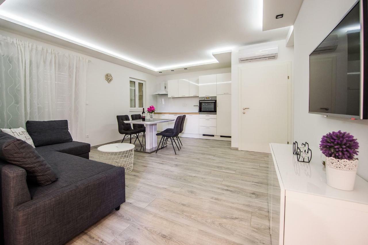 Solin Apartments Praetorium Exterior photo